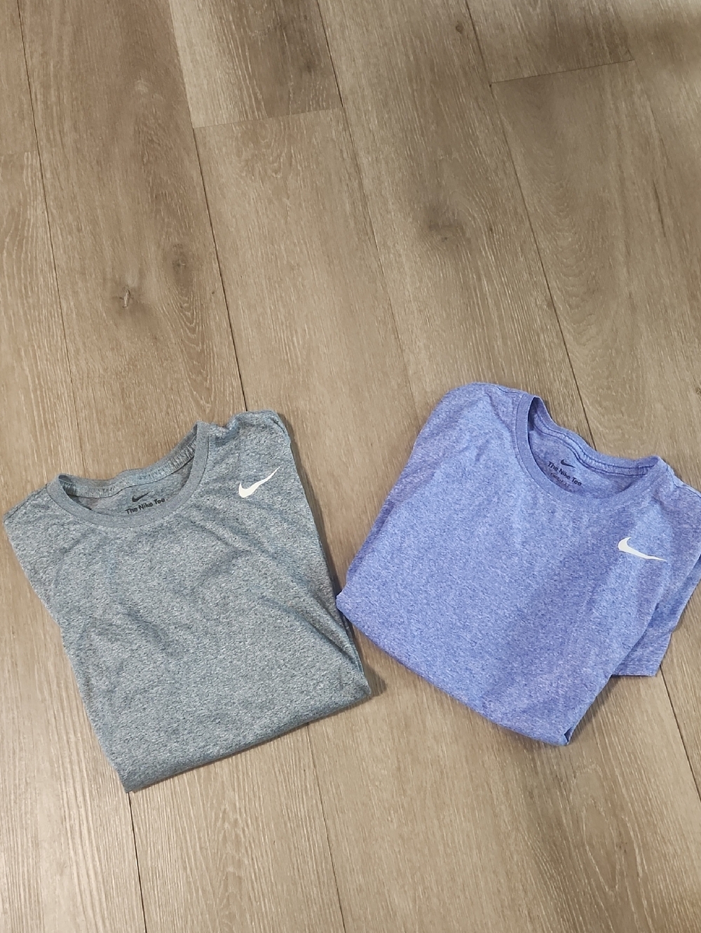 Nike Short-Sleeve Tee Duo Lot Of 2 Size Small